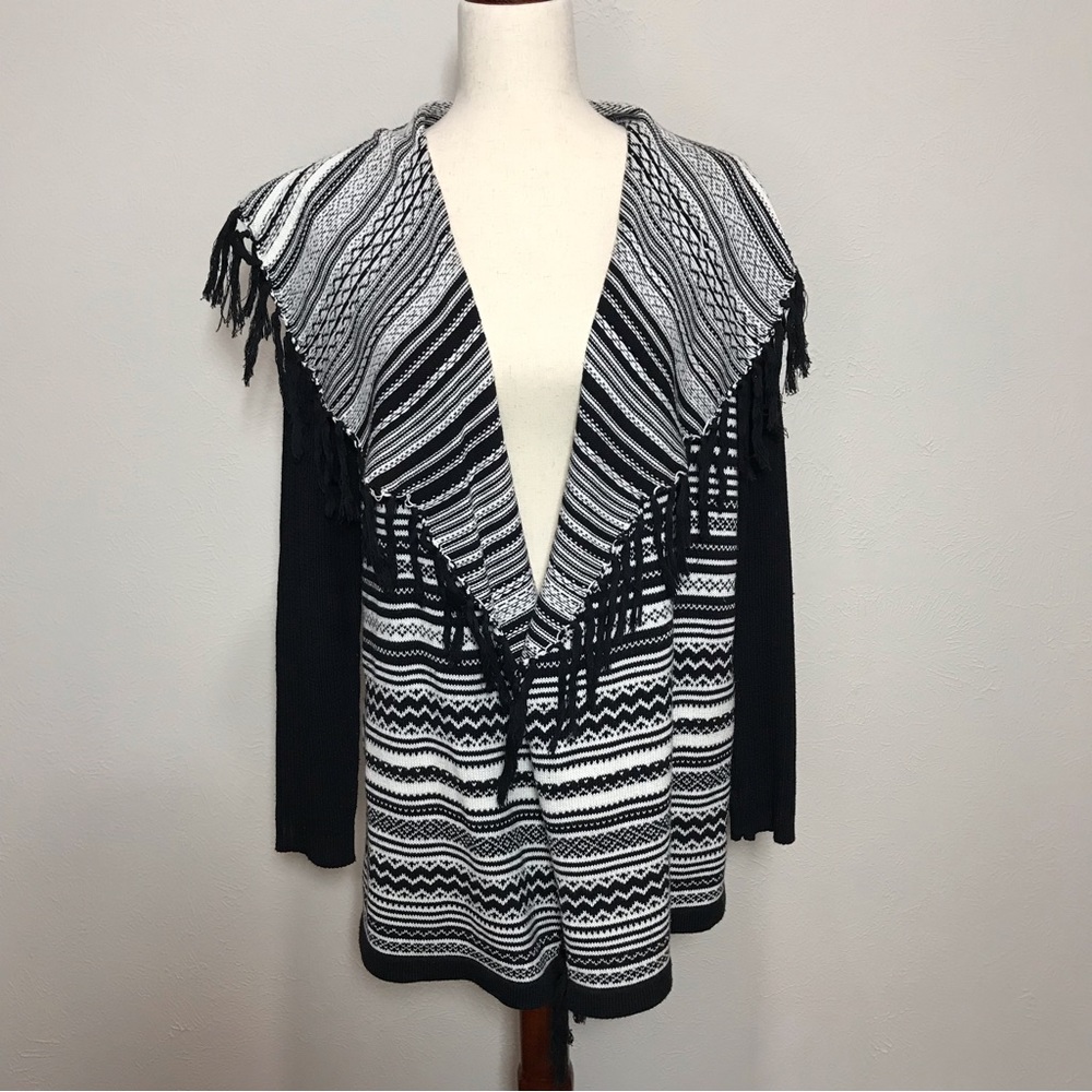 Peck & Peck women’s black and white sweater jacket. Size L